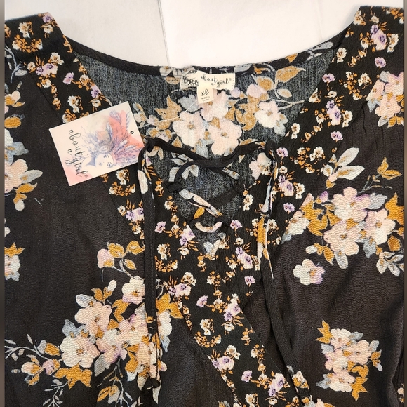 Black Floral Long Sleeve Blouse - Picture 3 of 6